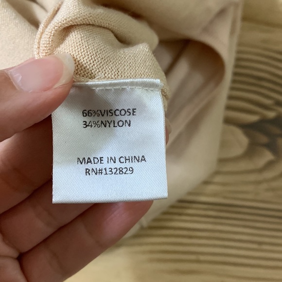 Medium beige tan LPA eye and hook top - Picture 3 of 4